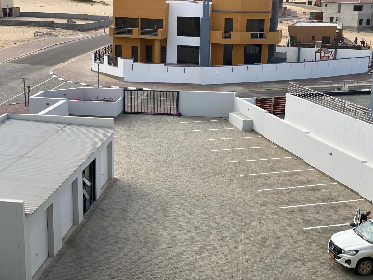 Apartment 32, Bay View Suites Langstrand Esterno foto